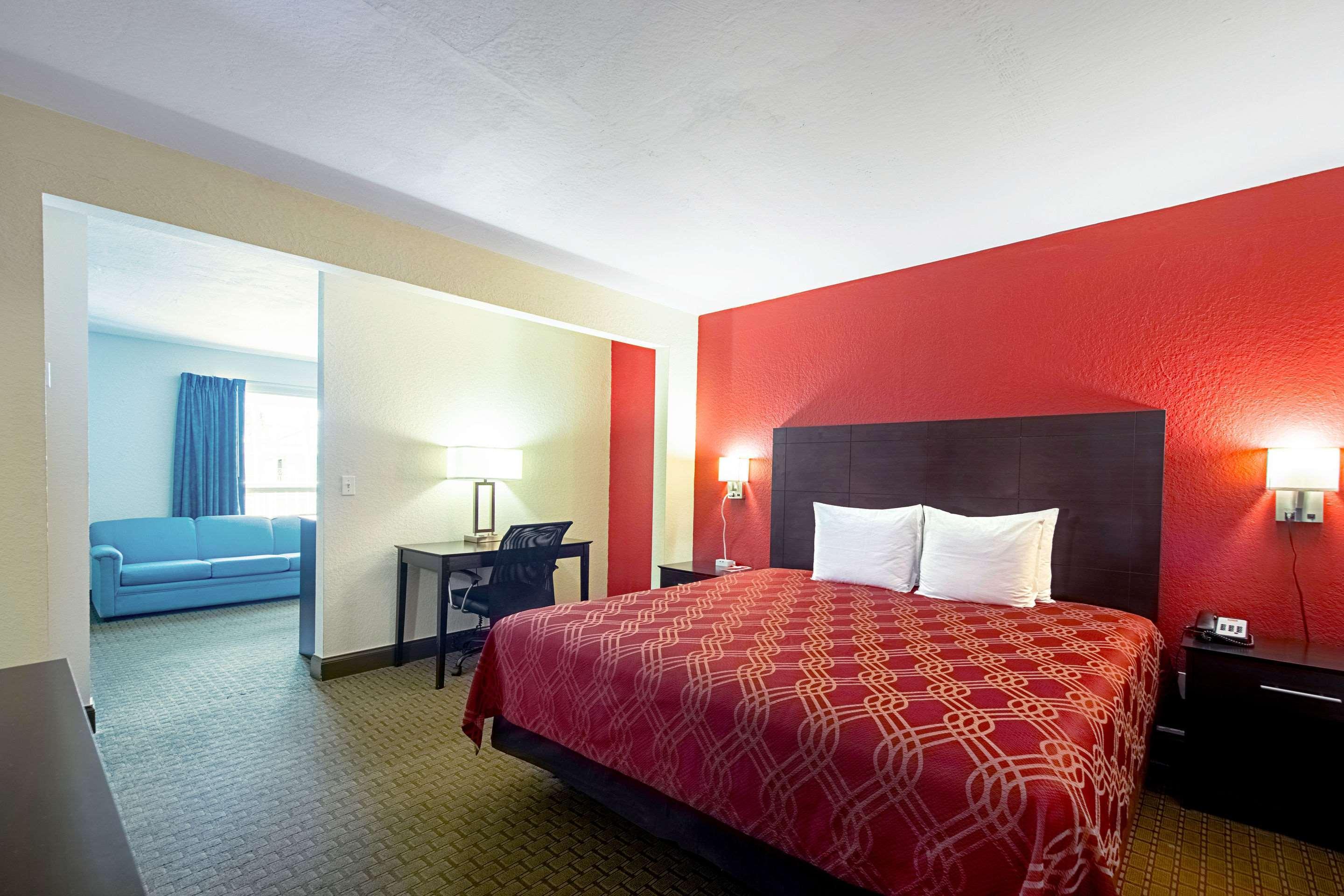 Ramada Limited Clearwater Hotel And Suites Экстерьер фото