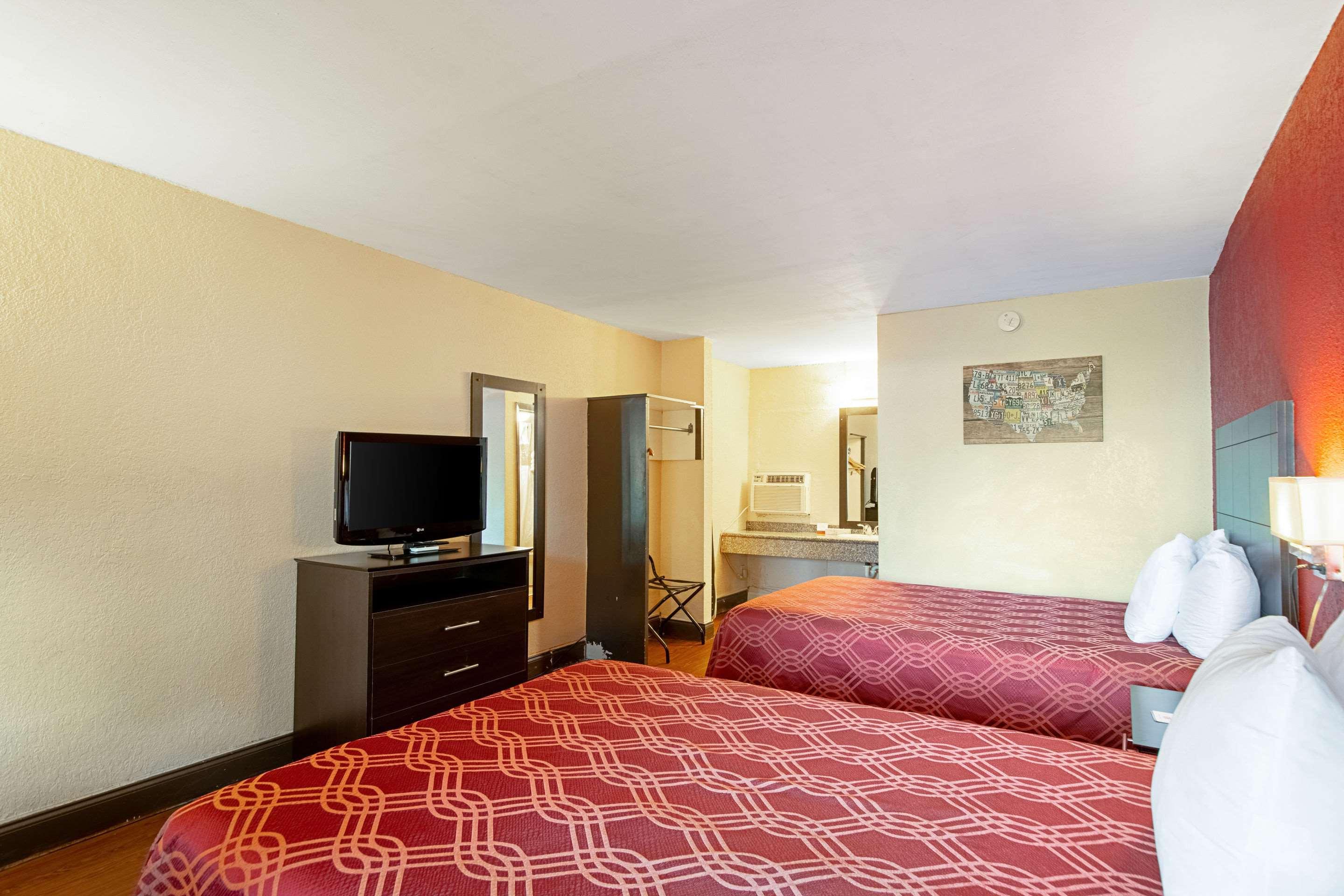 Ramada Limited Clearwater Hotel And Suites Экстерьер фото