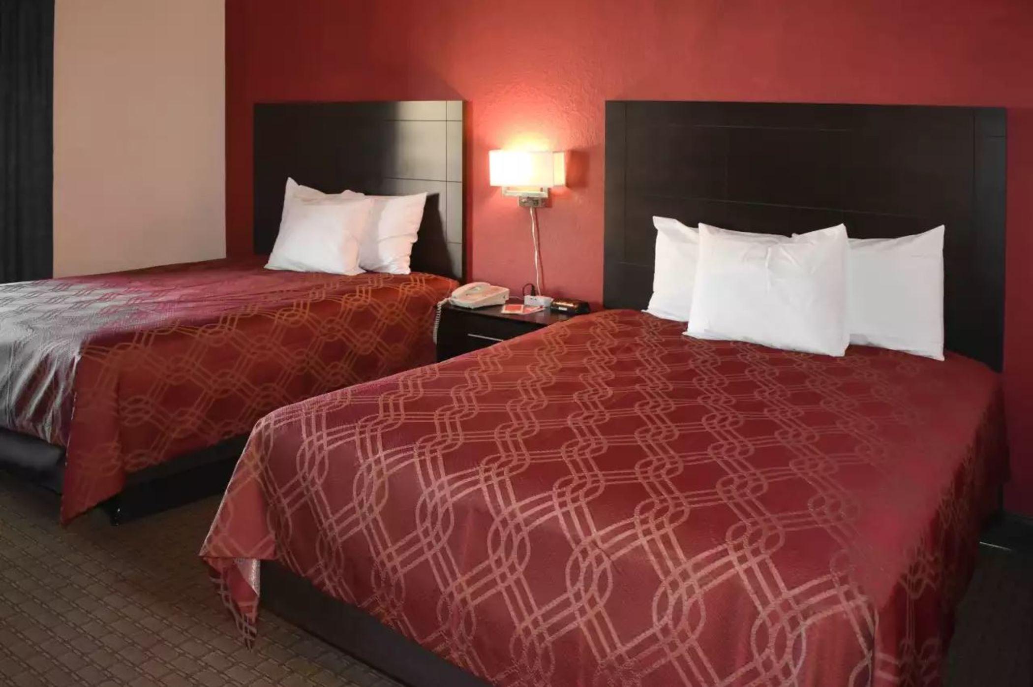 Ramada Limited Clearwater Hotel And Suites Экстерьер фото