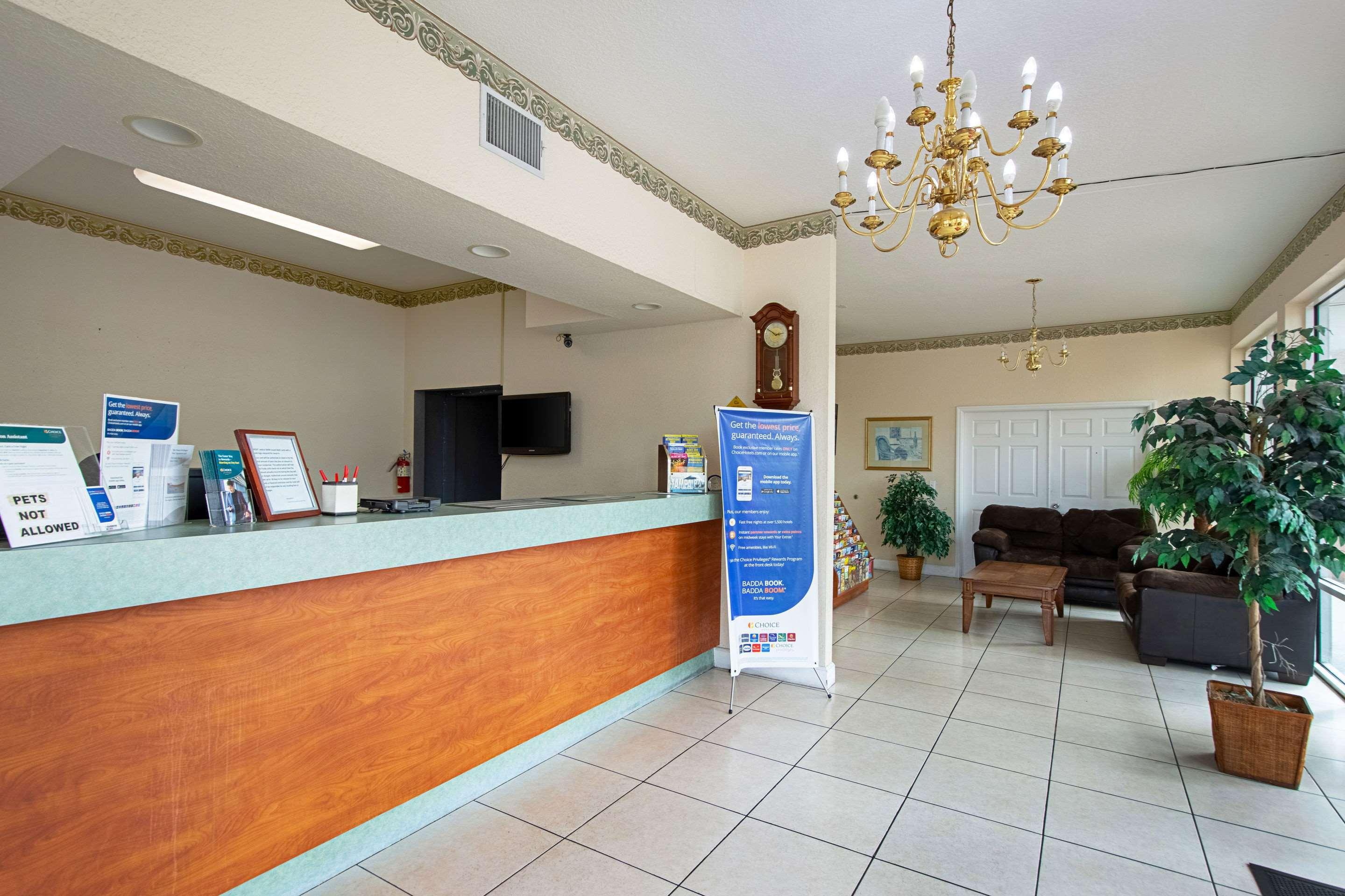 Ramada Limited Clearwater Hotel And Suites Экстерьер фото