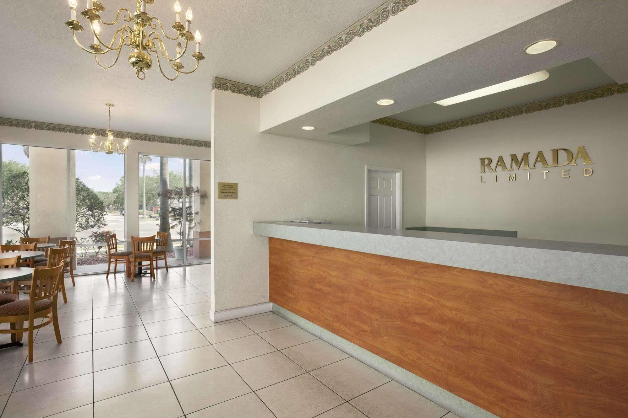Ramada Limited Clearwater Hotel And Suites Экстерьер фото