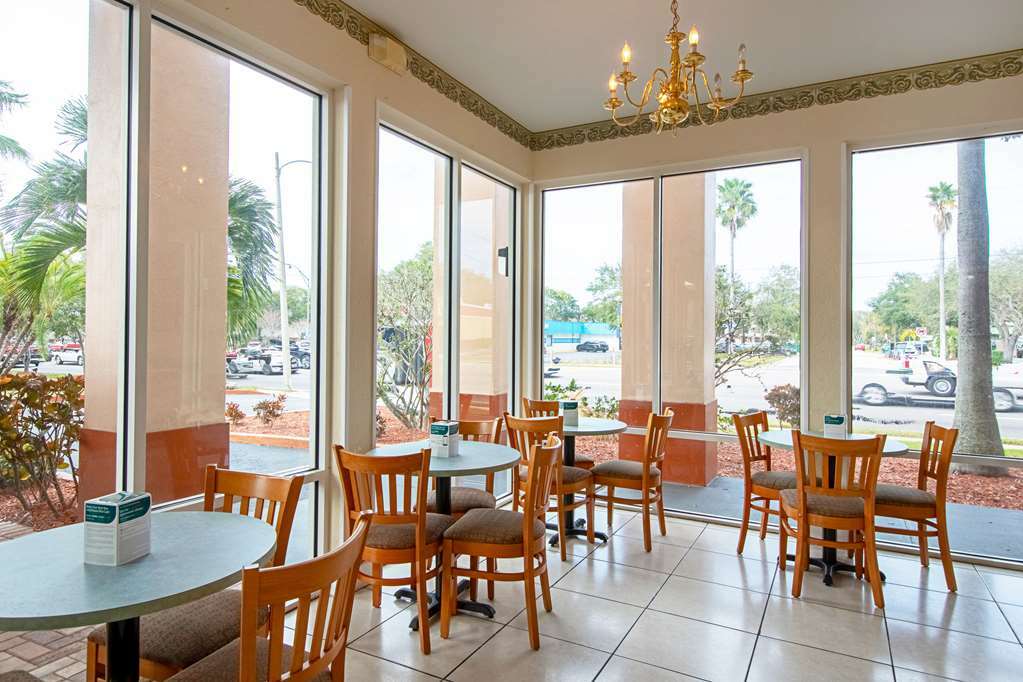 Ramada Limited Clearwater Hotel And Suites Ресторан фото